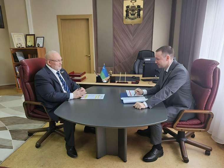 Провели рабочую встречу.