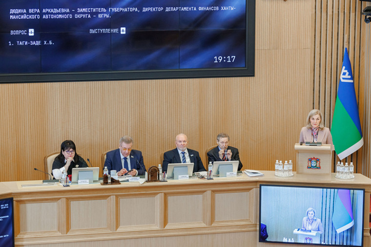 На заседании Думы.