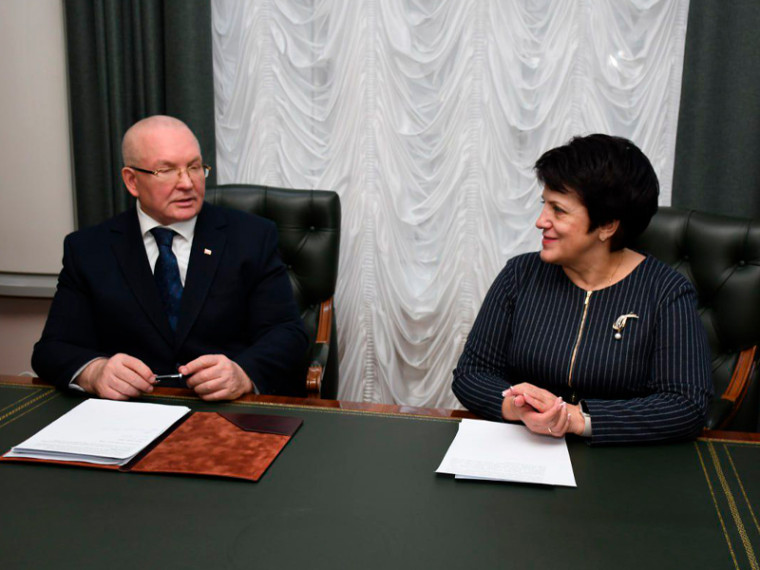 Владимир Семенов провел рабочую встречу с главой муниципалитета.