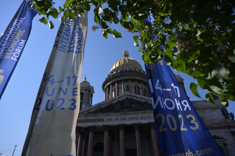 В центре внимания.